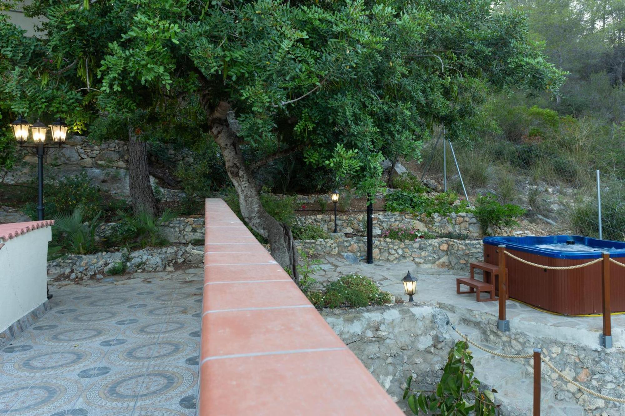Silom House Villa Sant Pere De Ribes Exterior foto